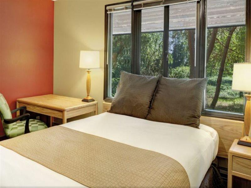Talaris Conference Center Hotel Seattle Exterior photo