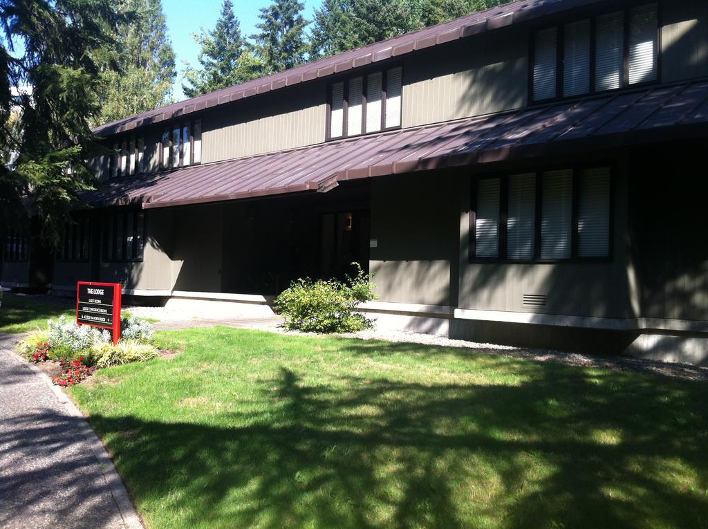 Talaris Conference Center Hotel Seattle Exterior photo