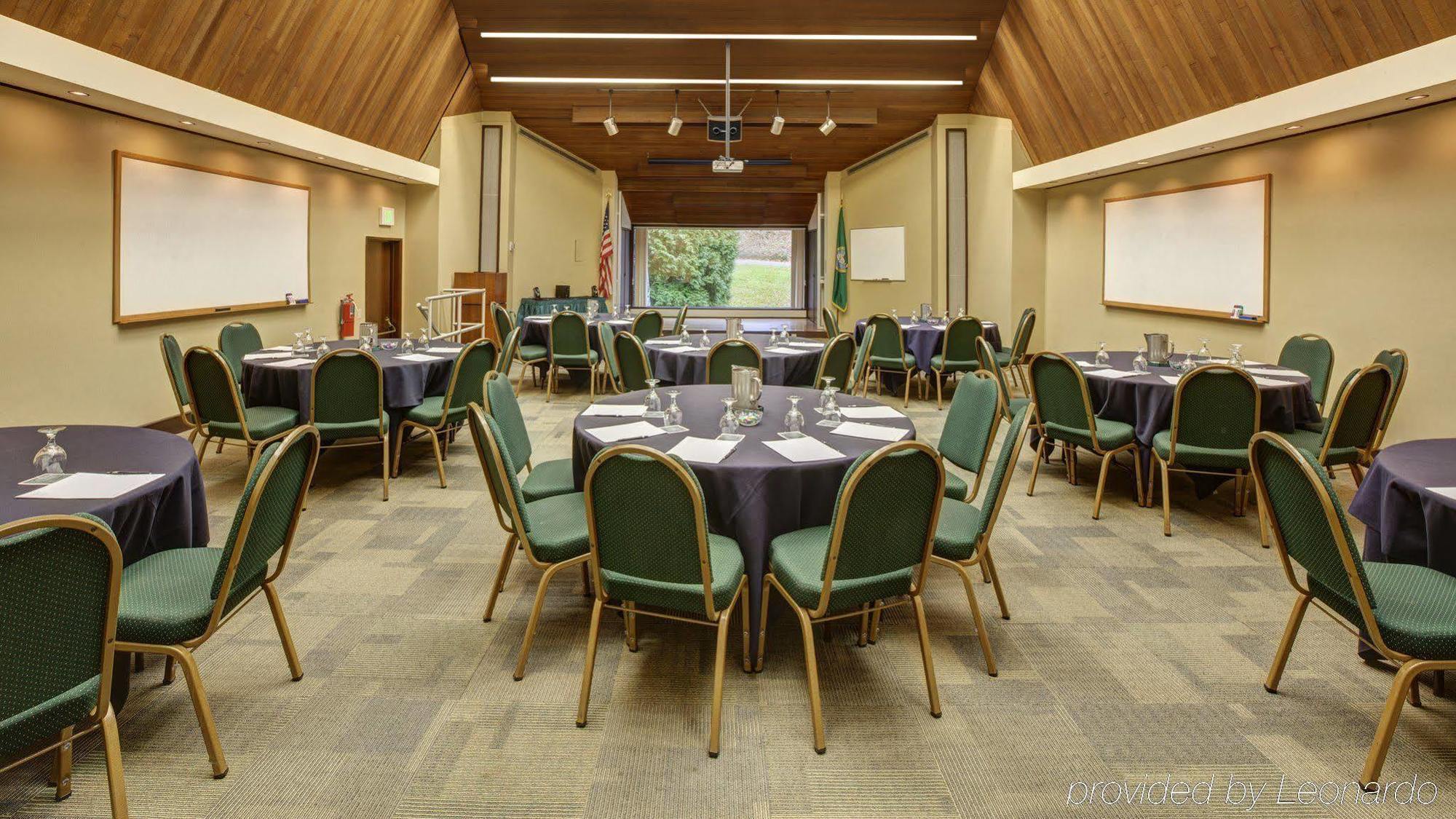 Talaris Conference Center Hotel Seattle Exterior photo