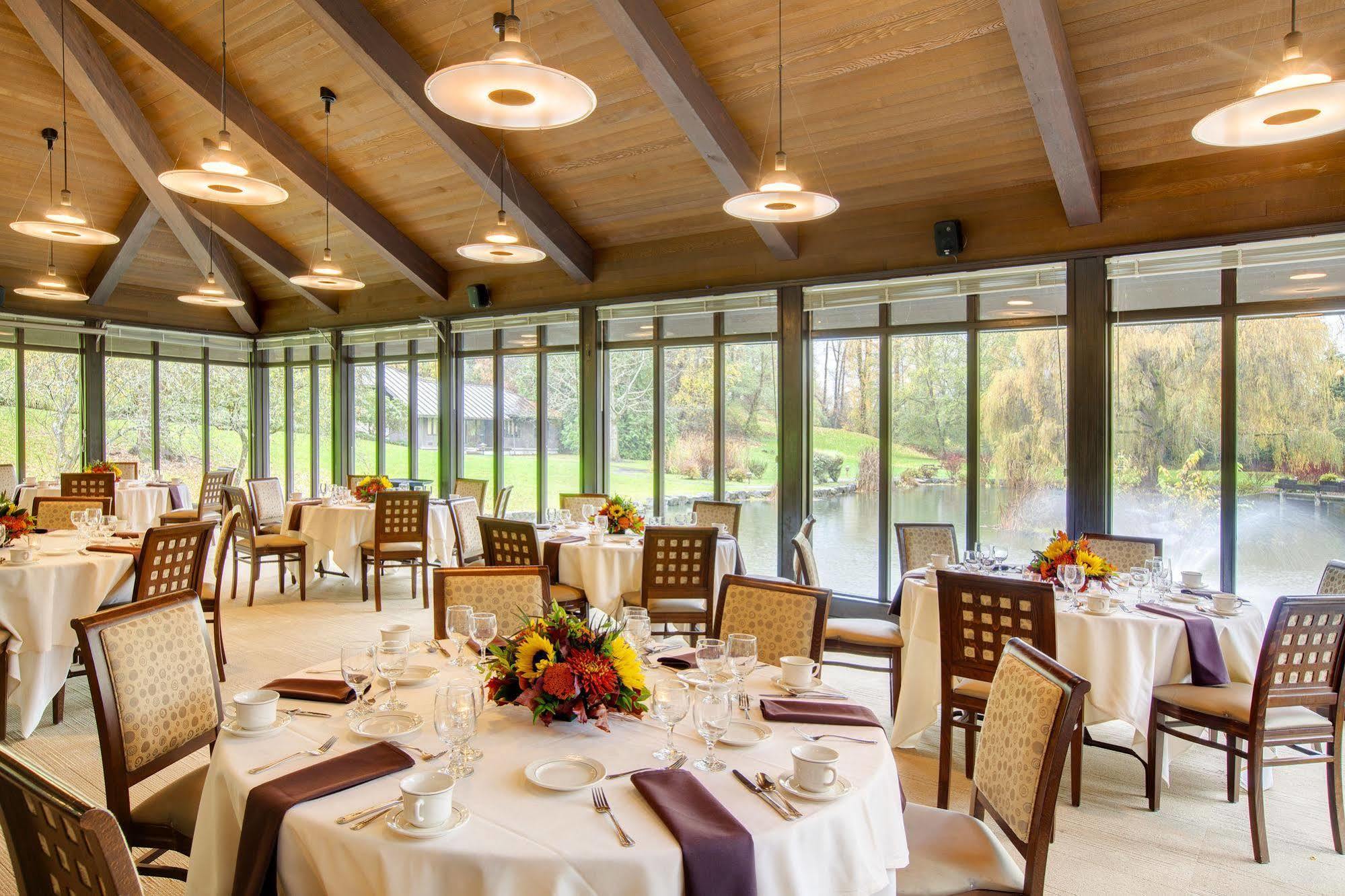 Talaris Conference Center Hotel Seattle Exterior photo
