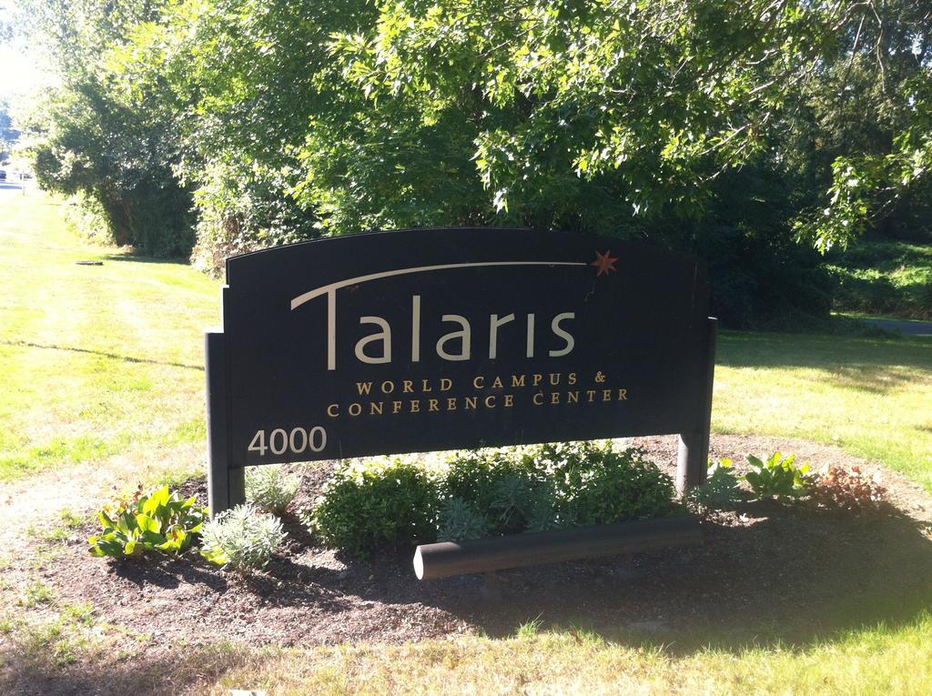 Talaris Conference Center Hotel Seattle Exterior photo